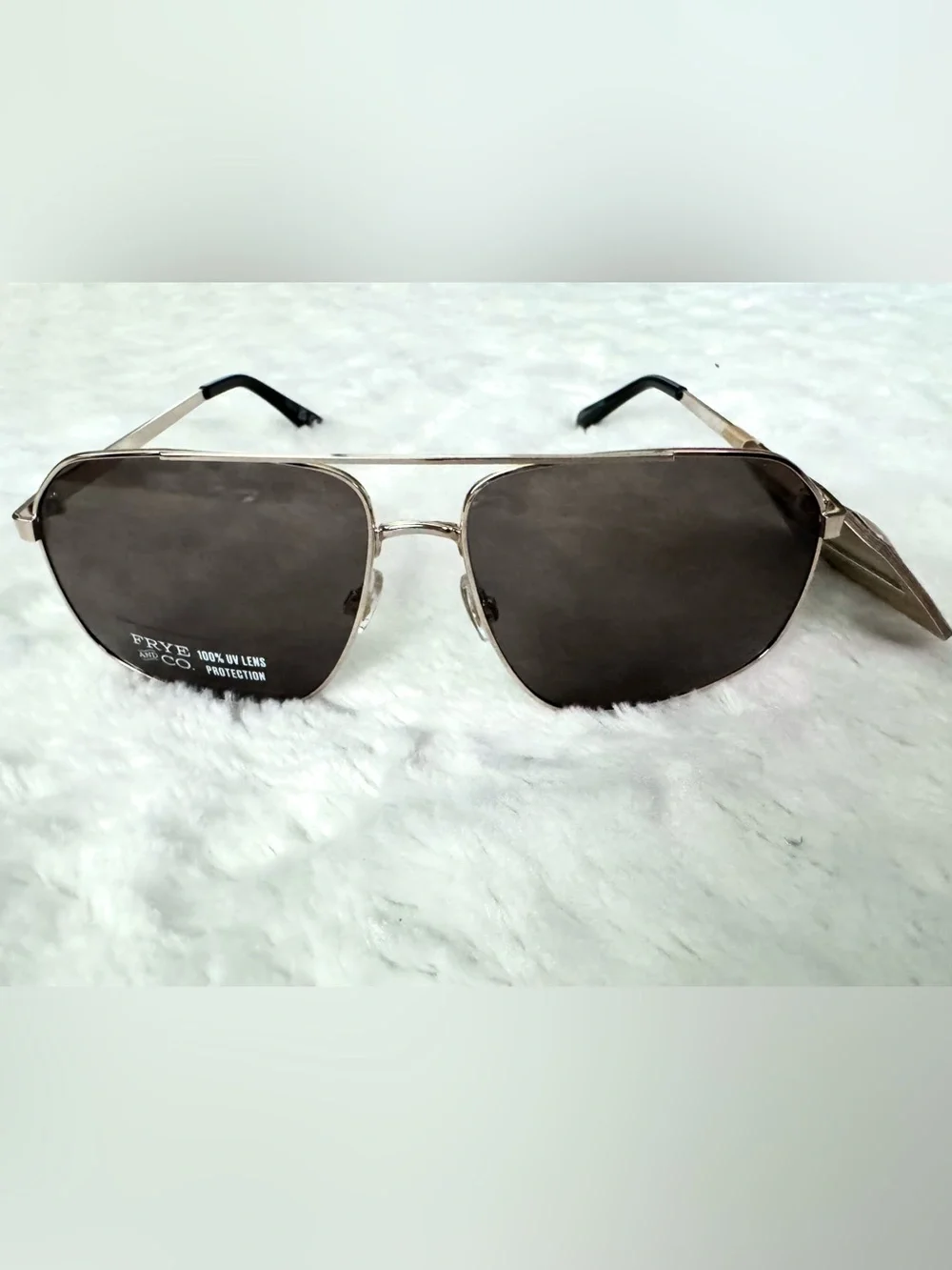 NWT- FRYE AND CO  aviator UV protection sunglasses unisex|| style 10271484